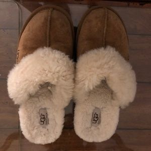 Gently used beige Ugg Slippers Size 9